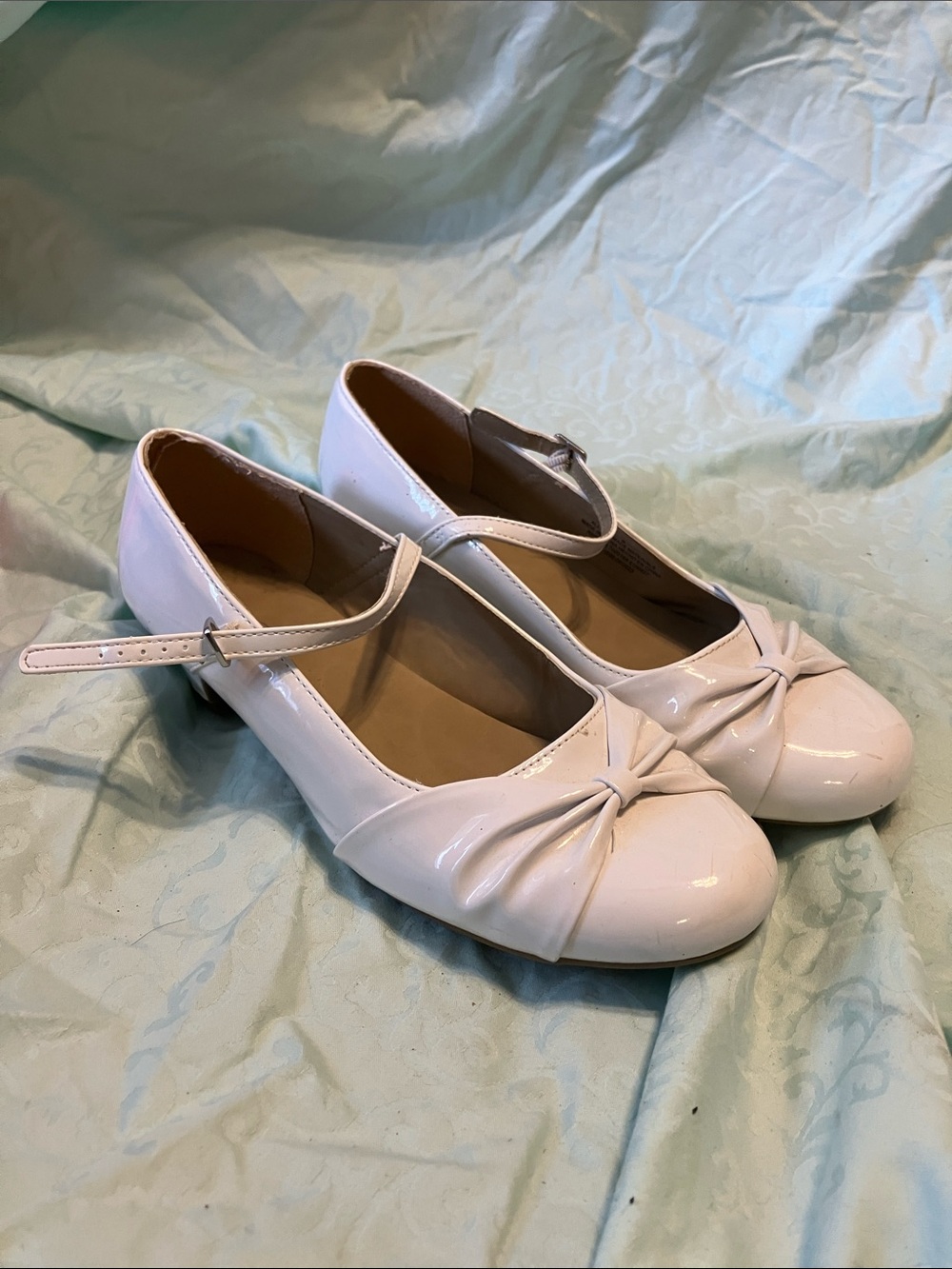 The Children's Place White Patent Mary Jane Flats with Knot Detail